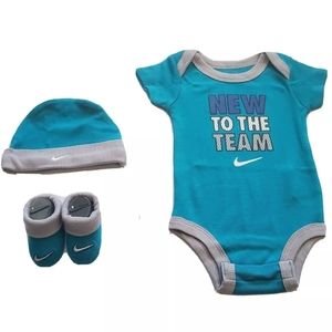 3 Piece Nike Baby Boys Gift Set